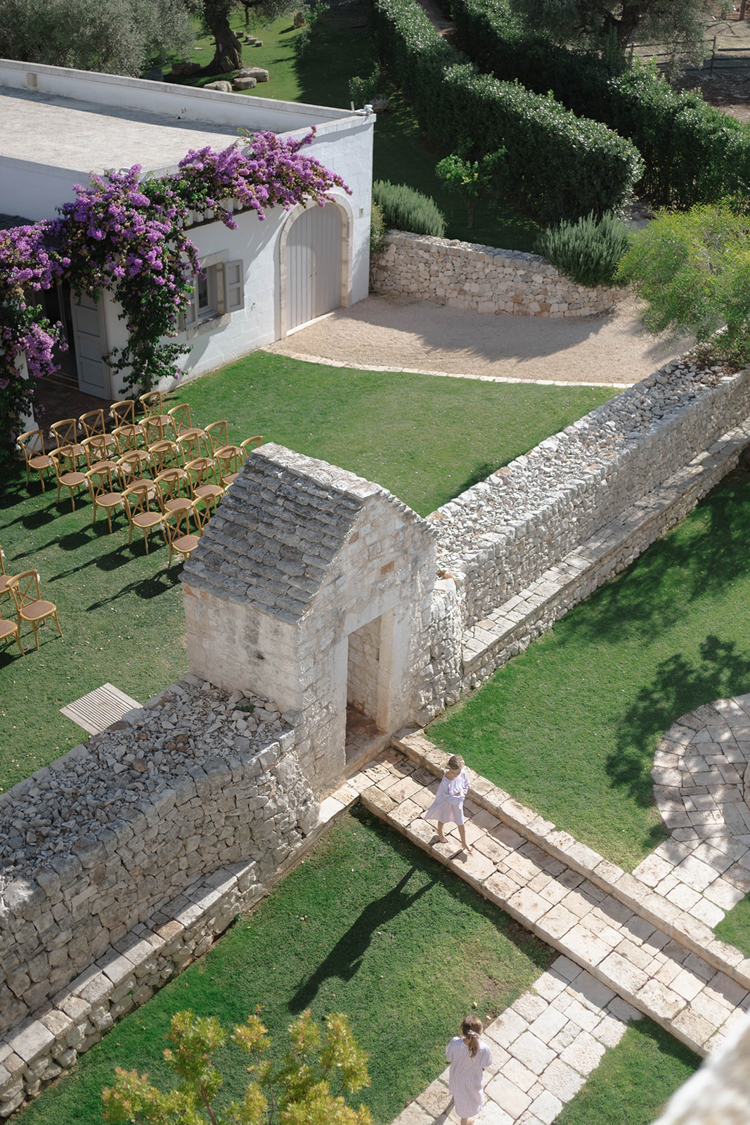 Petrarolo’s grassed Wedding Terrace and stone ceremony entrance