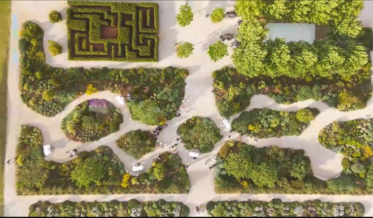Vue aérienne de l’apéritif de mariage sur la Terrasse 2 de Giardini Pistola