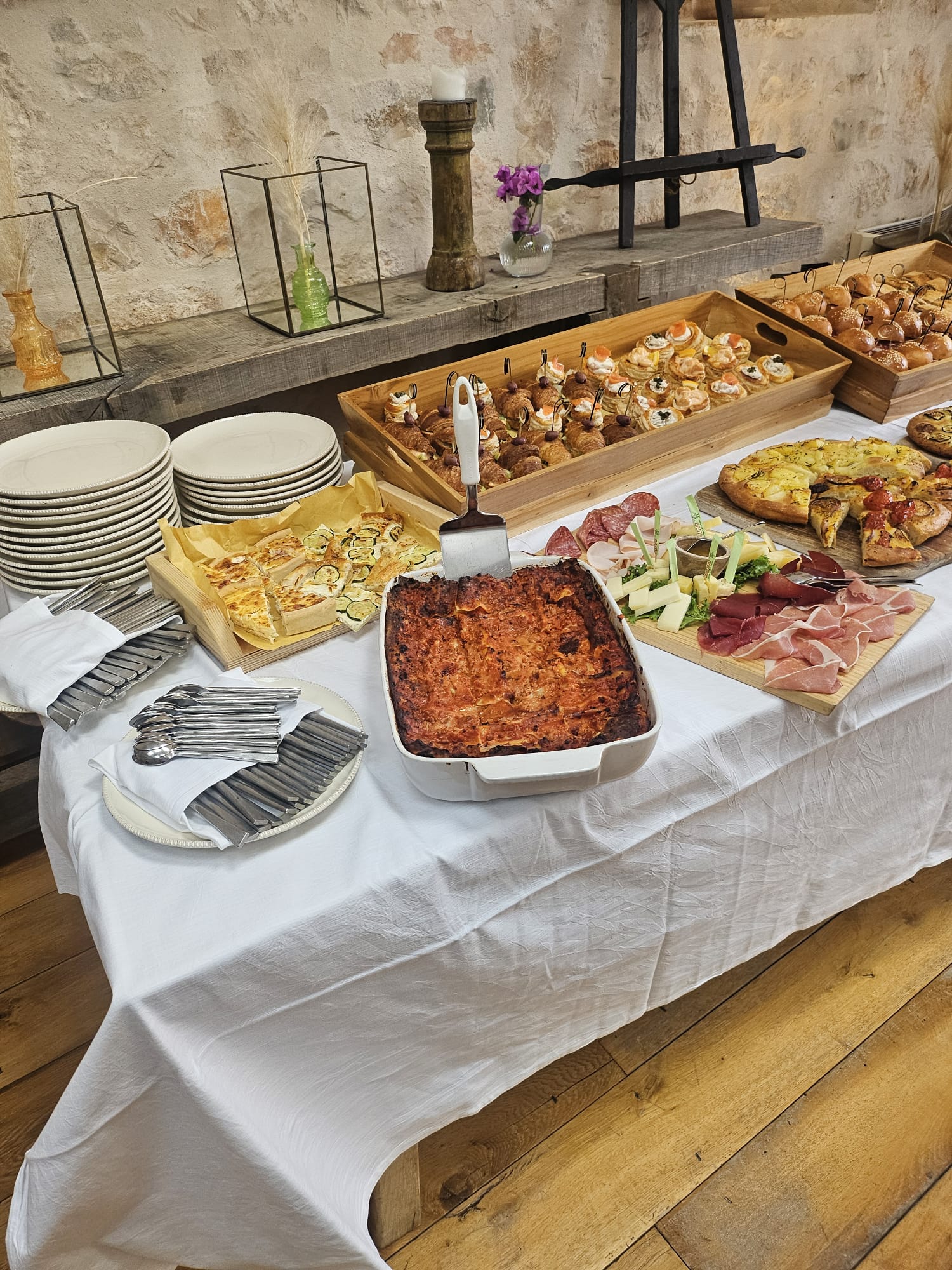 Savoury dishes at the Petrarolo brunch buffet